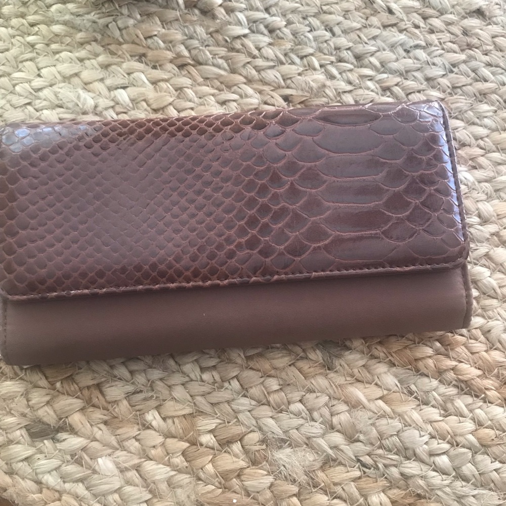 TravelSmith PacSafe RFID Wallet brown snake